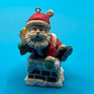 Vintage Santa in Chimney Orament - Lustre Fame 1992